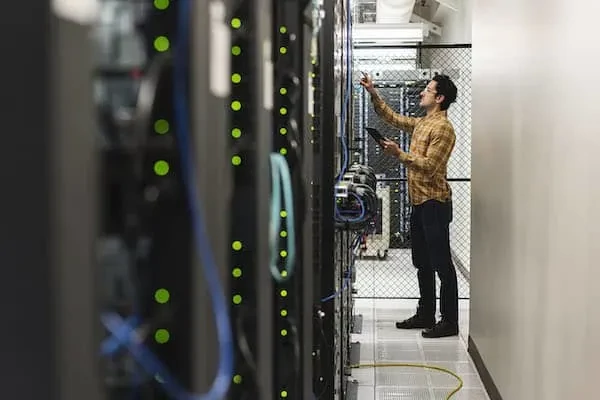 بازار کار رشته کامپیوتر با جزئیات از 0 تا 100 بازارکار سخت افزار کامپیوتر